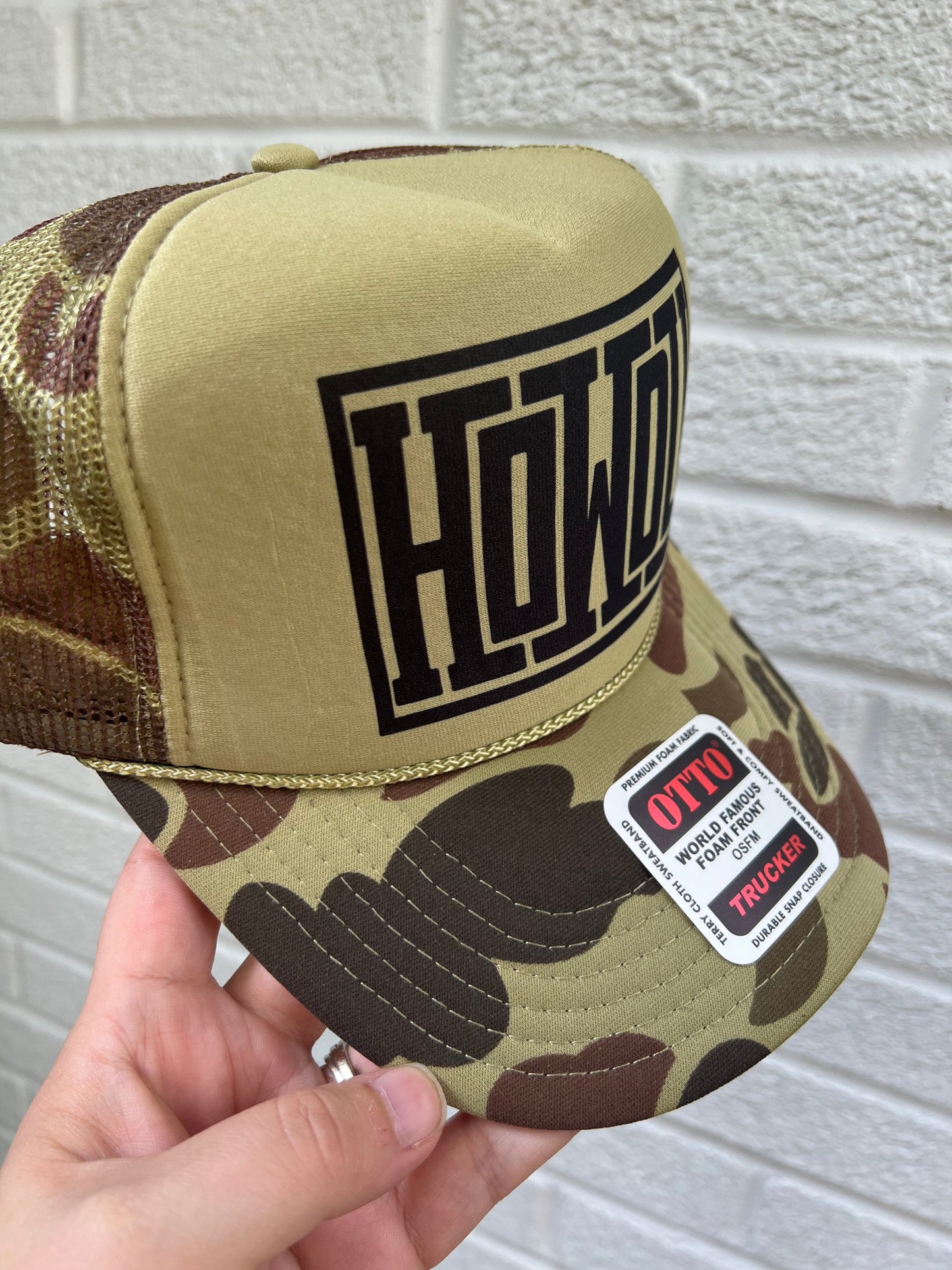 Howdy Camo trucker hat