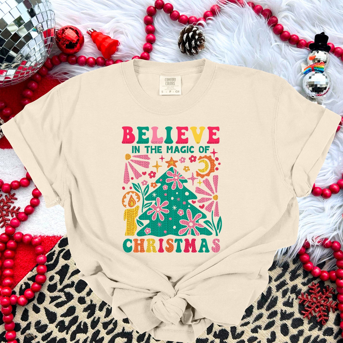 Believe in the Magic of Christmas Retro | Comfort Colors Tee or Gildan Crewneck Sweatshirt