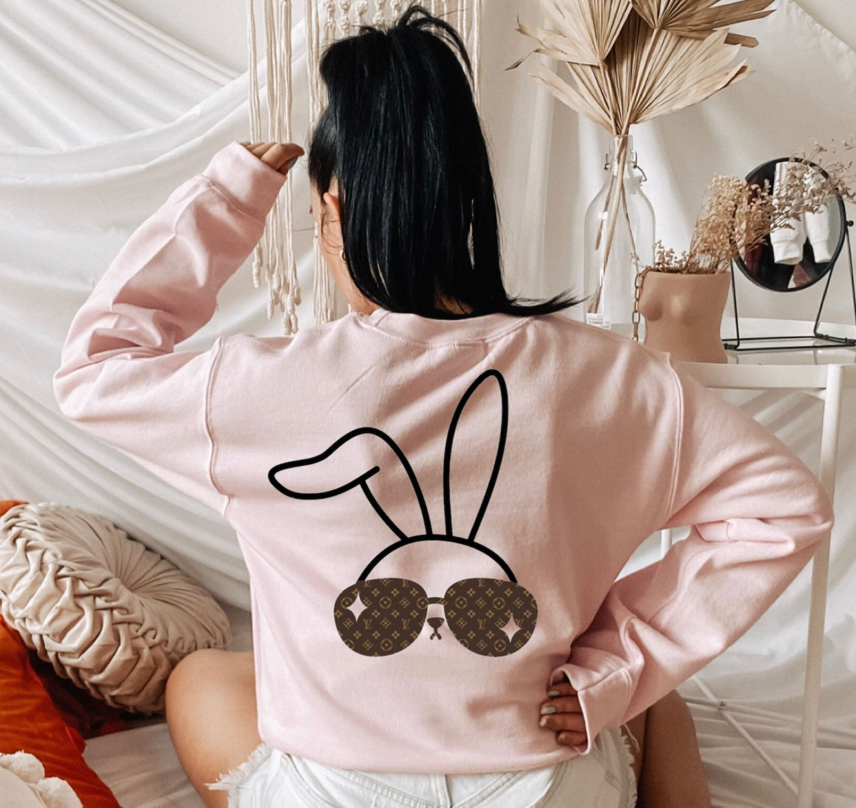 Bougie Bunny w/ Sunglasses